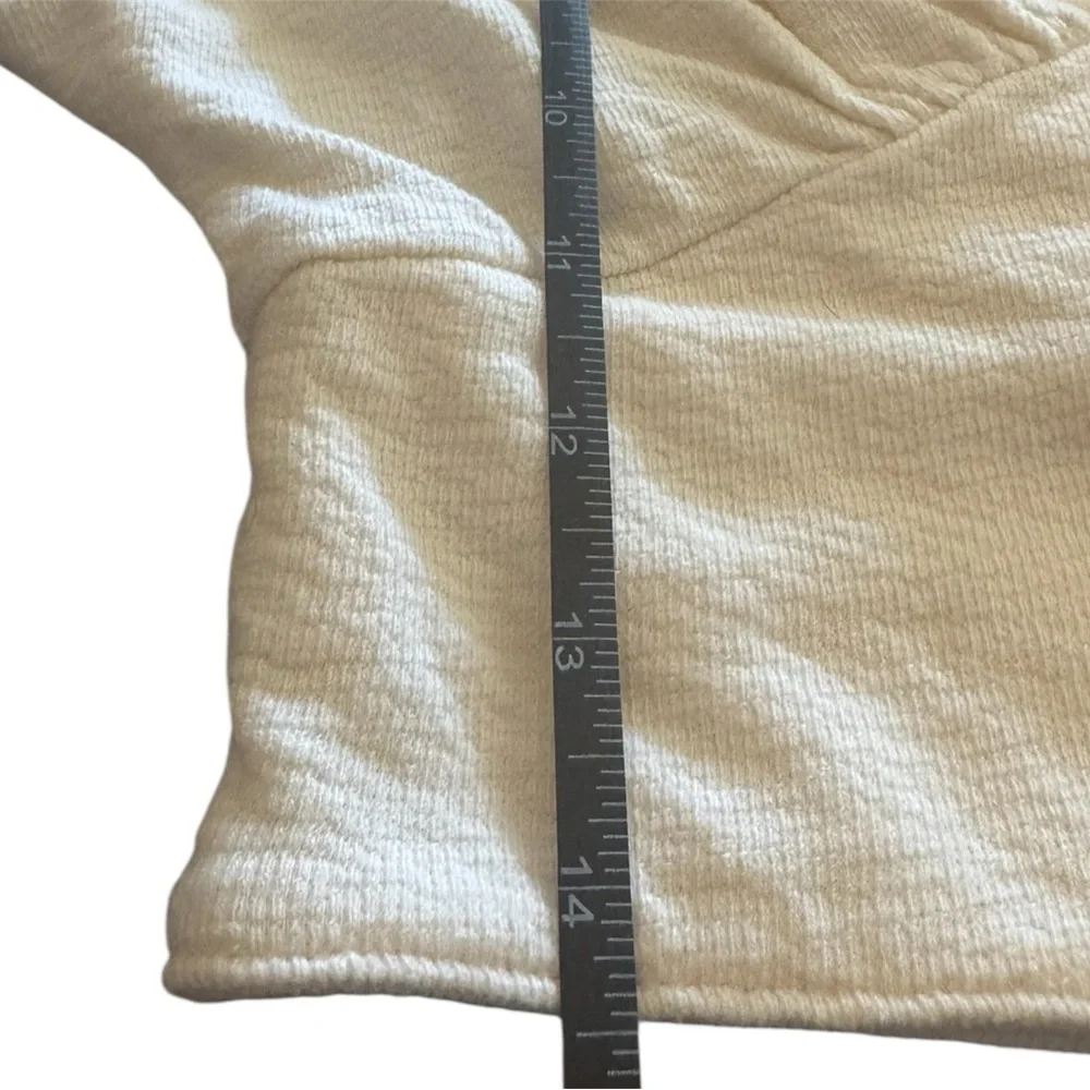 Madewell Deep-V Button-Front Crop Top - Long Sleeved Antique Cream - Picture 4 of 6